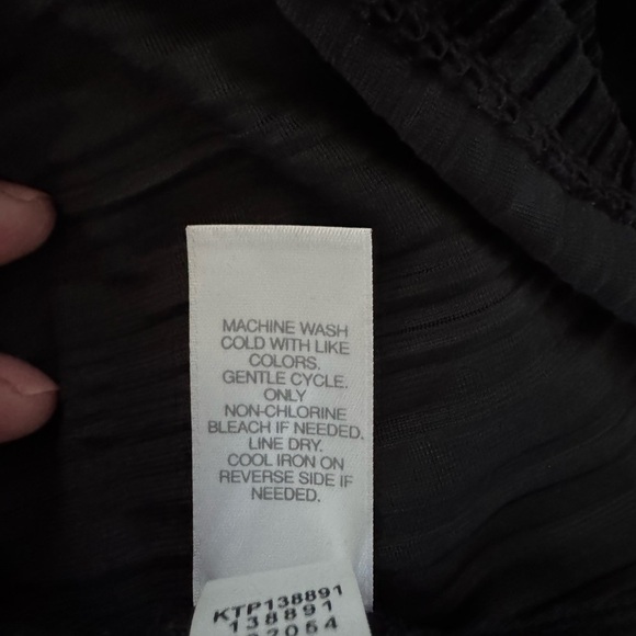 J. Jill Wearever Collection Black Velvet Pleated Top - Picture 7 of 9